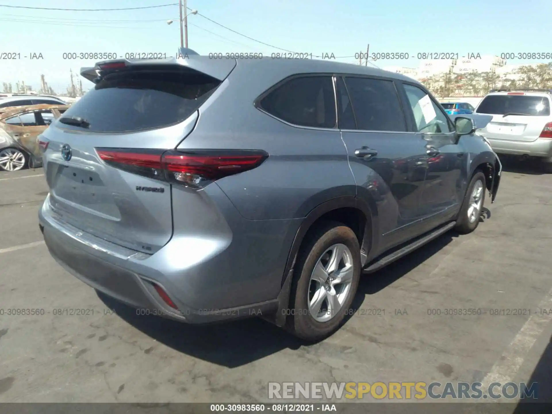 4 Photograph of a damaged car 5TDZARAH9MS008646 TOYOTA HIGHLANDER 2021