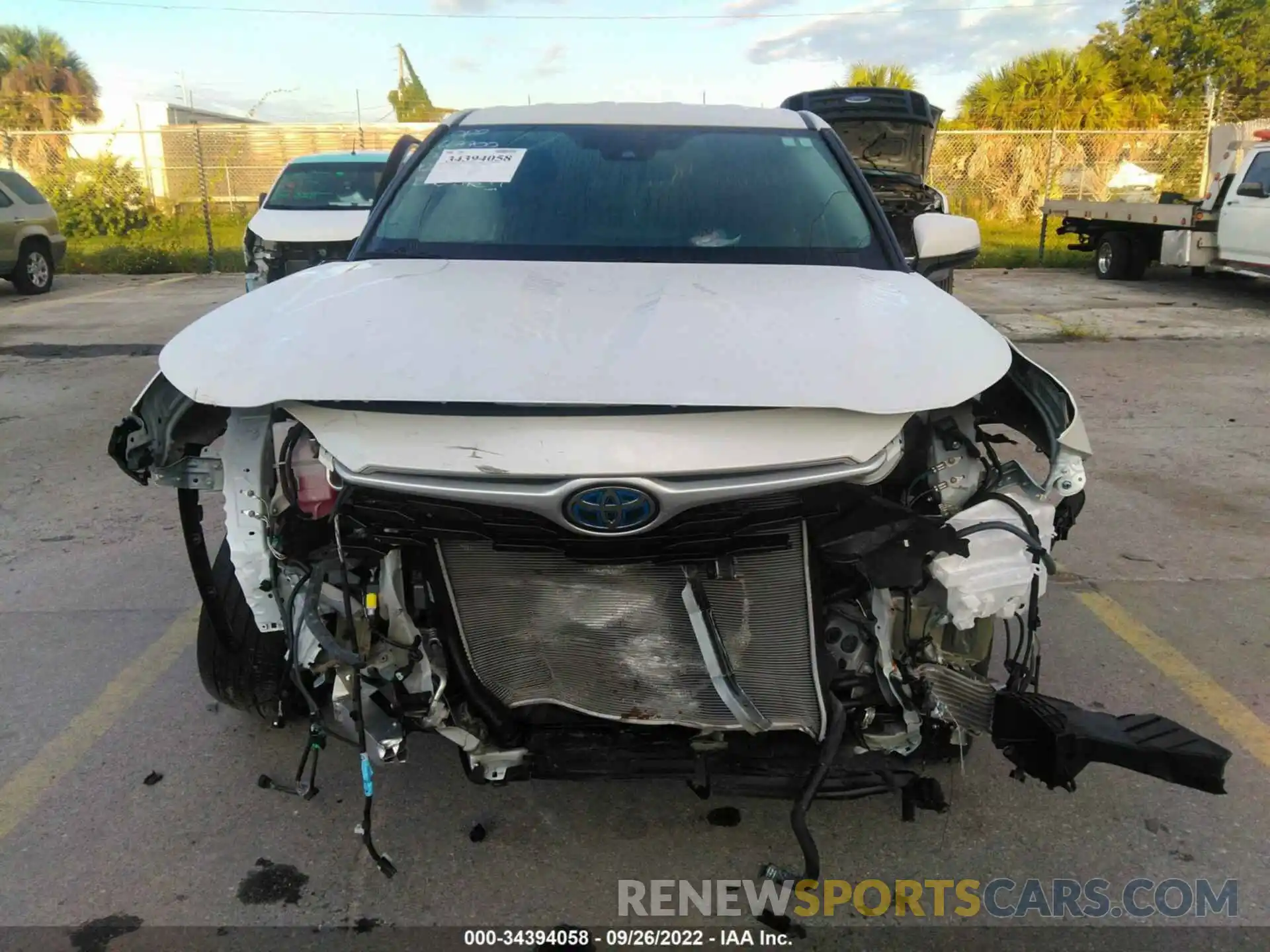 11 Photograph of a damaged car 5TDZARAH9MS506698 TOYOTA HIGHLANDER 2021