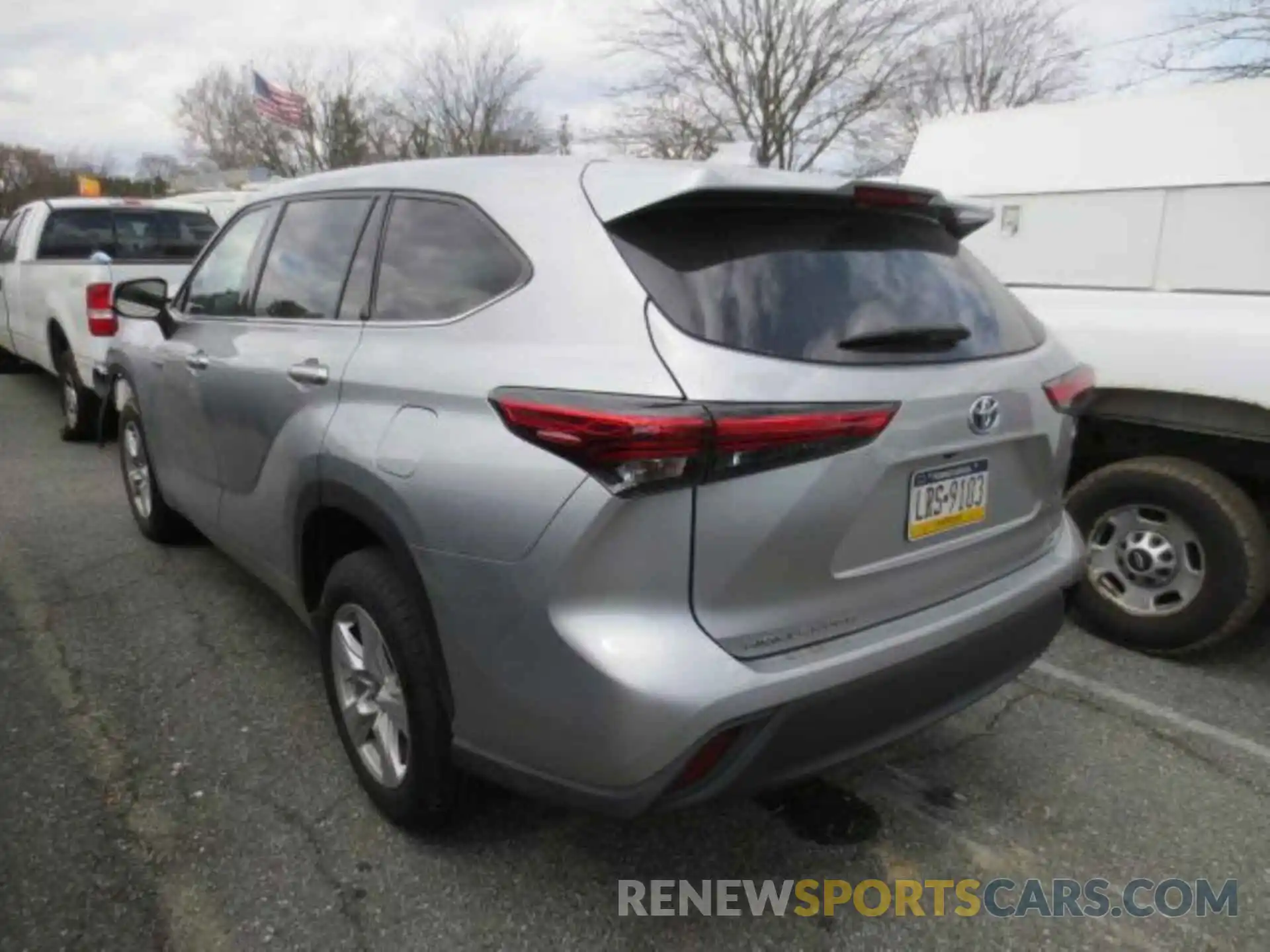 4 Photograph of a damaged car 5TDZARAHXMS009031 TOYOTA HIGHLANDER 2021