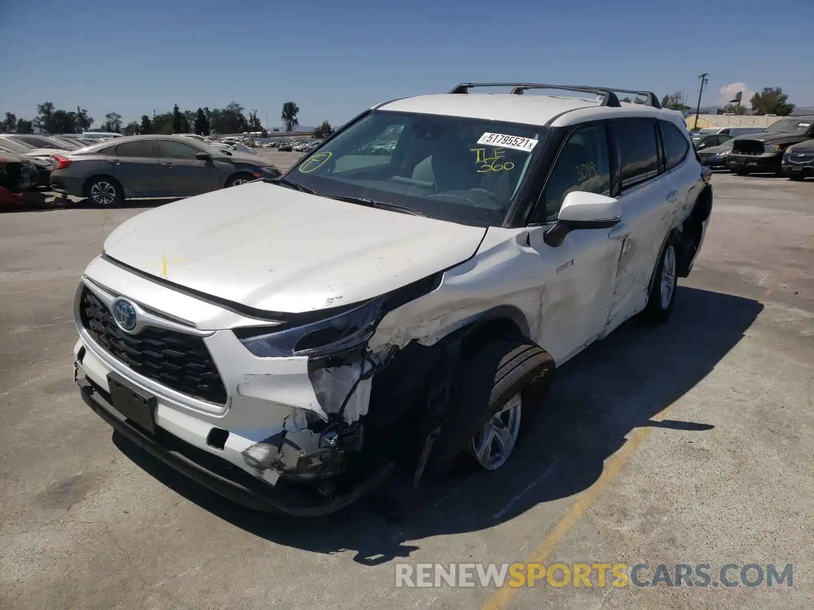 2 Photograph of a damaged car 5TDZARAHXMS506256 TOYOTA HIGHLANDER 2021