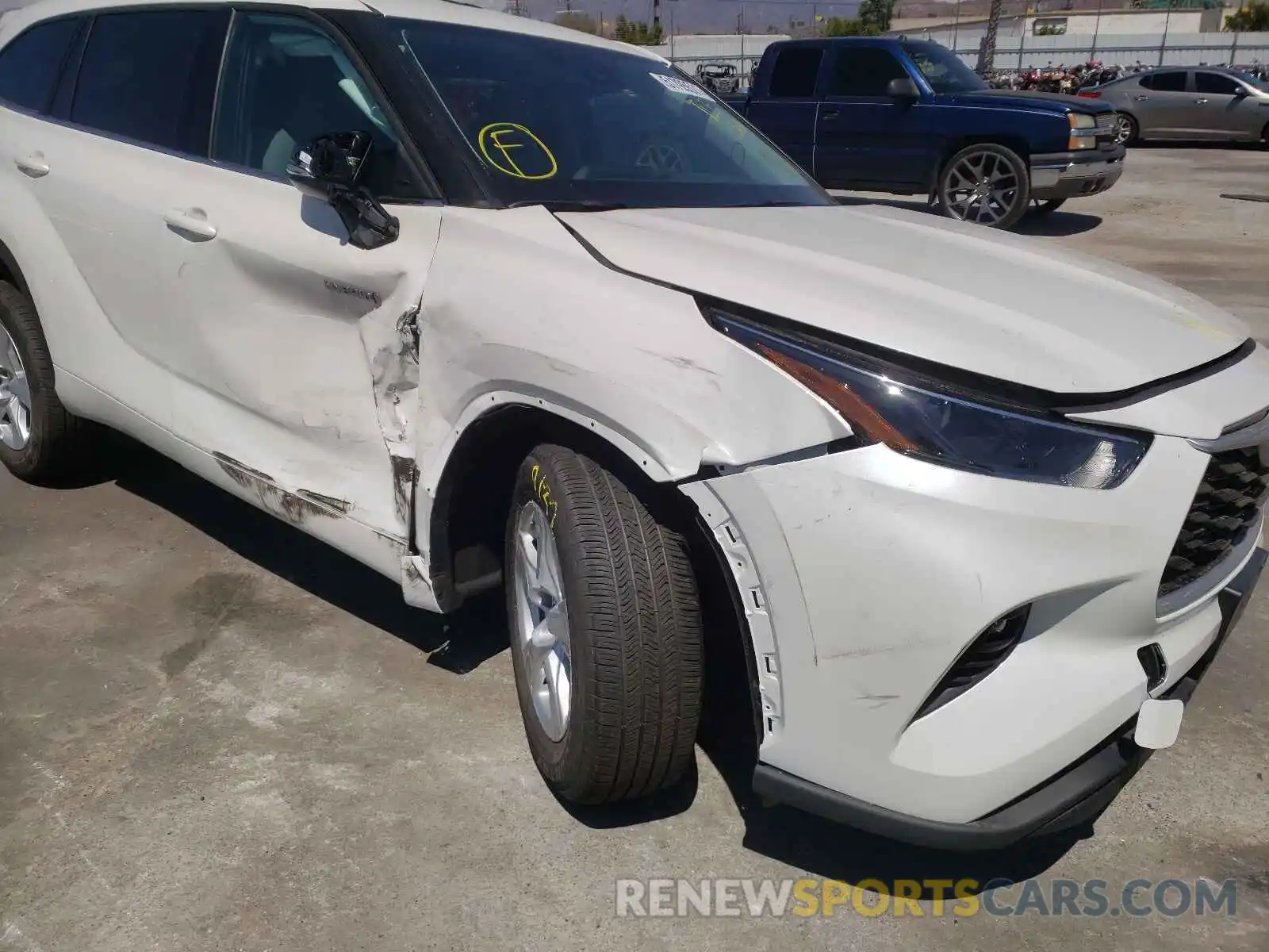 9 Photograph of a damaged car 5TDZARAHXMS506256 TOYOTA HIGHLANDER 2021