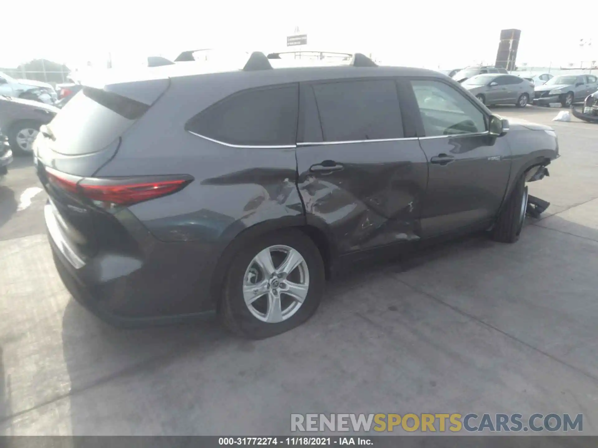 4 Photograph of a damaged car 5TDZARAHXMS506774 TOYOTA HIGHLANDER 2021