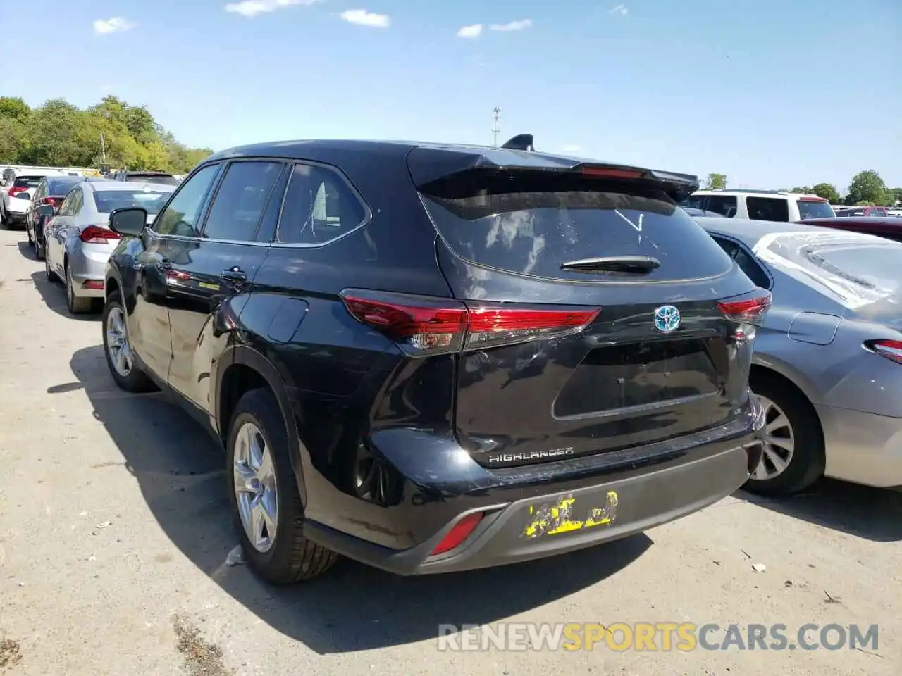 3 Photograph of a damaged car 5TDZARAHXMS508637 TOYOTA HIGHLANDER 2021