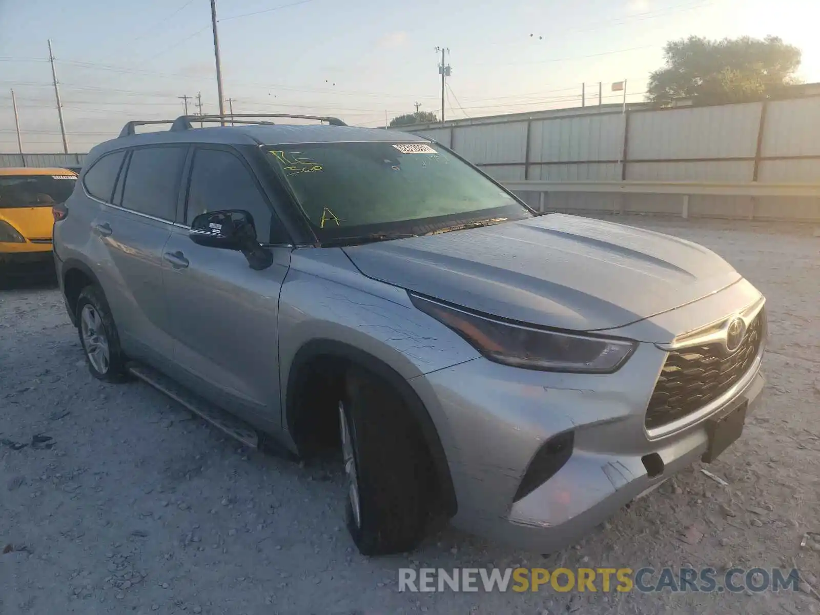 1 Photograph of a damaged car 5TDZZRAH0MS067707 TOYOTA HIGHLANDER 2021