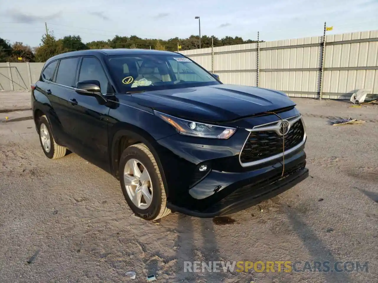 1 Photograph of a damaged car 5TDZZRAH0MS523818 TOYOTA HIGHLANDER 2021