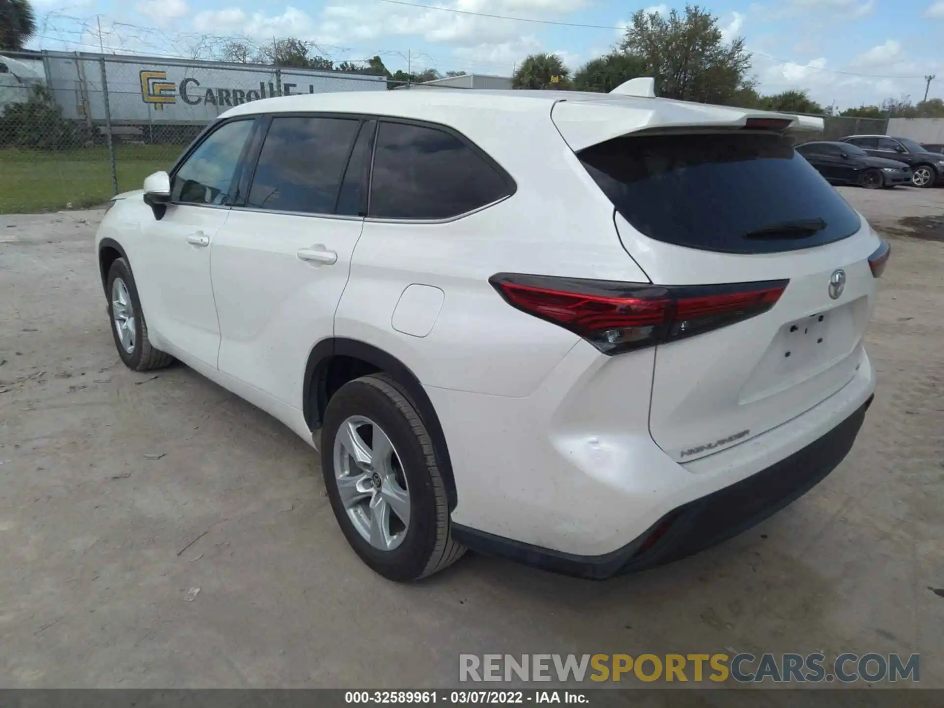 3 Photograph of a damaged car 5TDZZRAH0MS526136 TOYOTA HIGHLANDER 2021