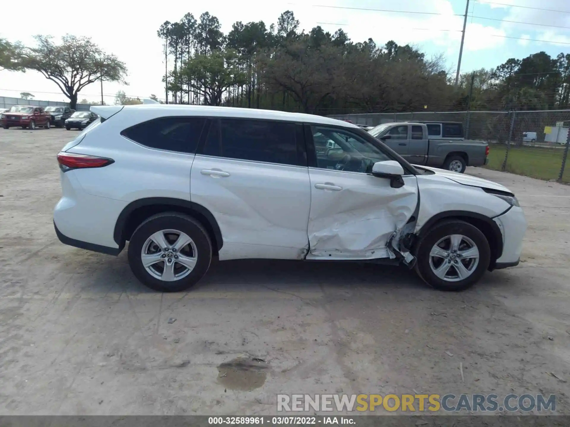 6 Photograph of a damaged car 5TDZZRAH0MS526136 TOYOTA HIGHLANDER 2021