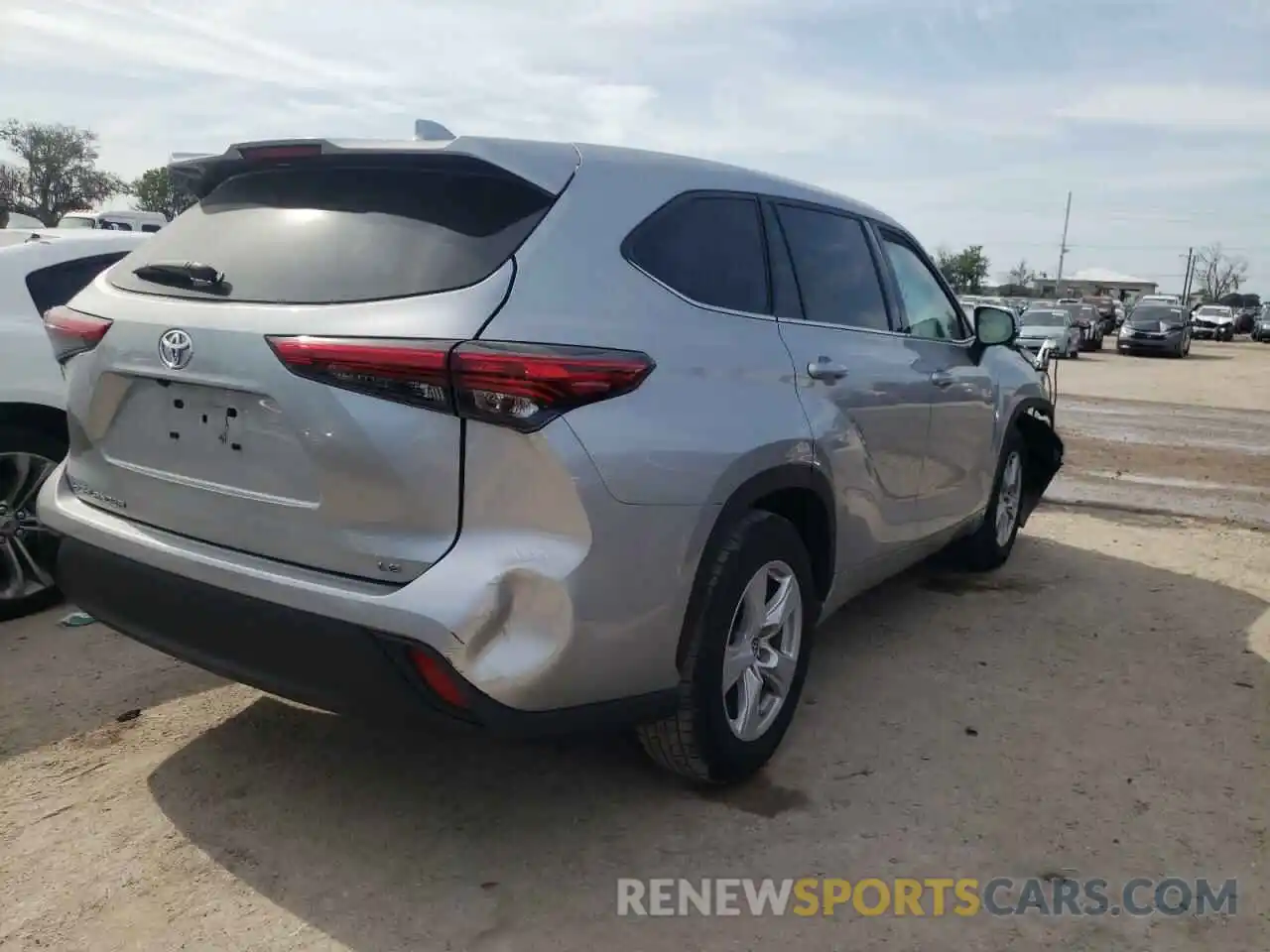 4 Photograph of a damaged car 5TDZZRAH0MS529800 TOYOTA HIGHLANDER 2021