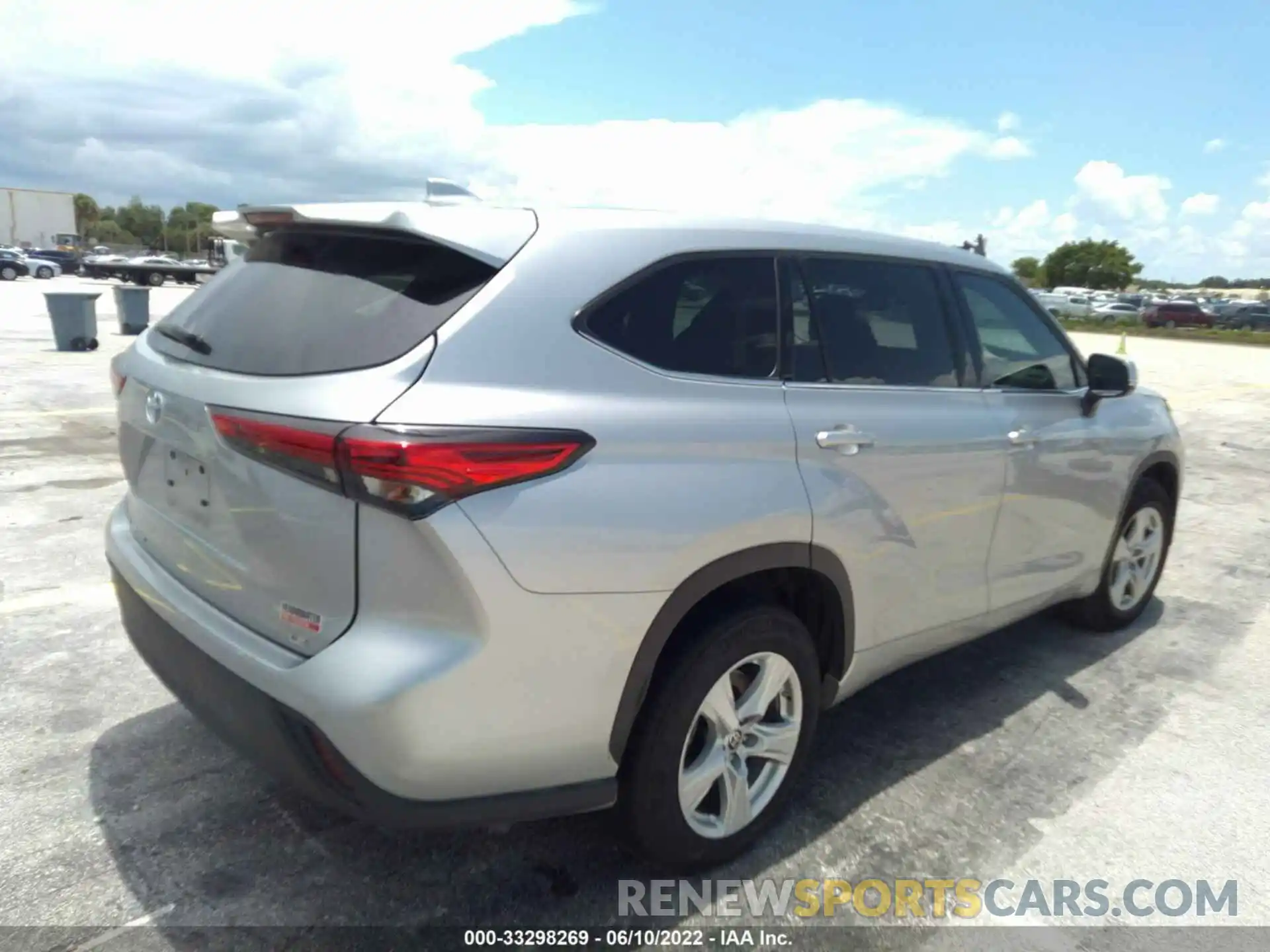 4 Photograph of a damaged car 5TDZZRAH1MS050091 TOYOTA HIGHLANDER 2021