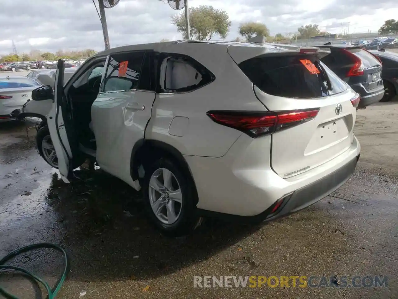 3 Photograph of a damaged car 5TDZZRAH2MS043554 TOYOTA HIGHLANDER 2021