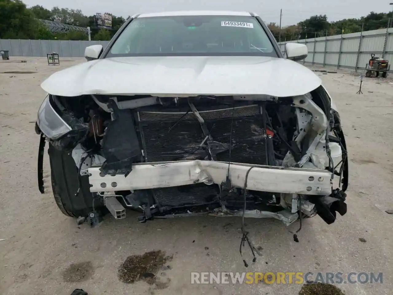 9 Photograph of a damaged car 5TDZZRAH2MS049080 TOYOTA HIGHLANDER 2021