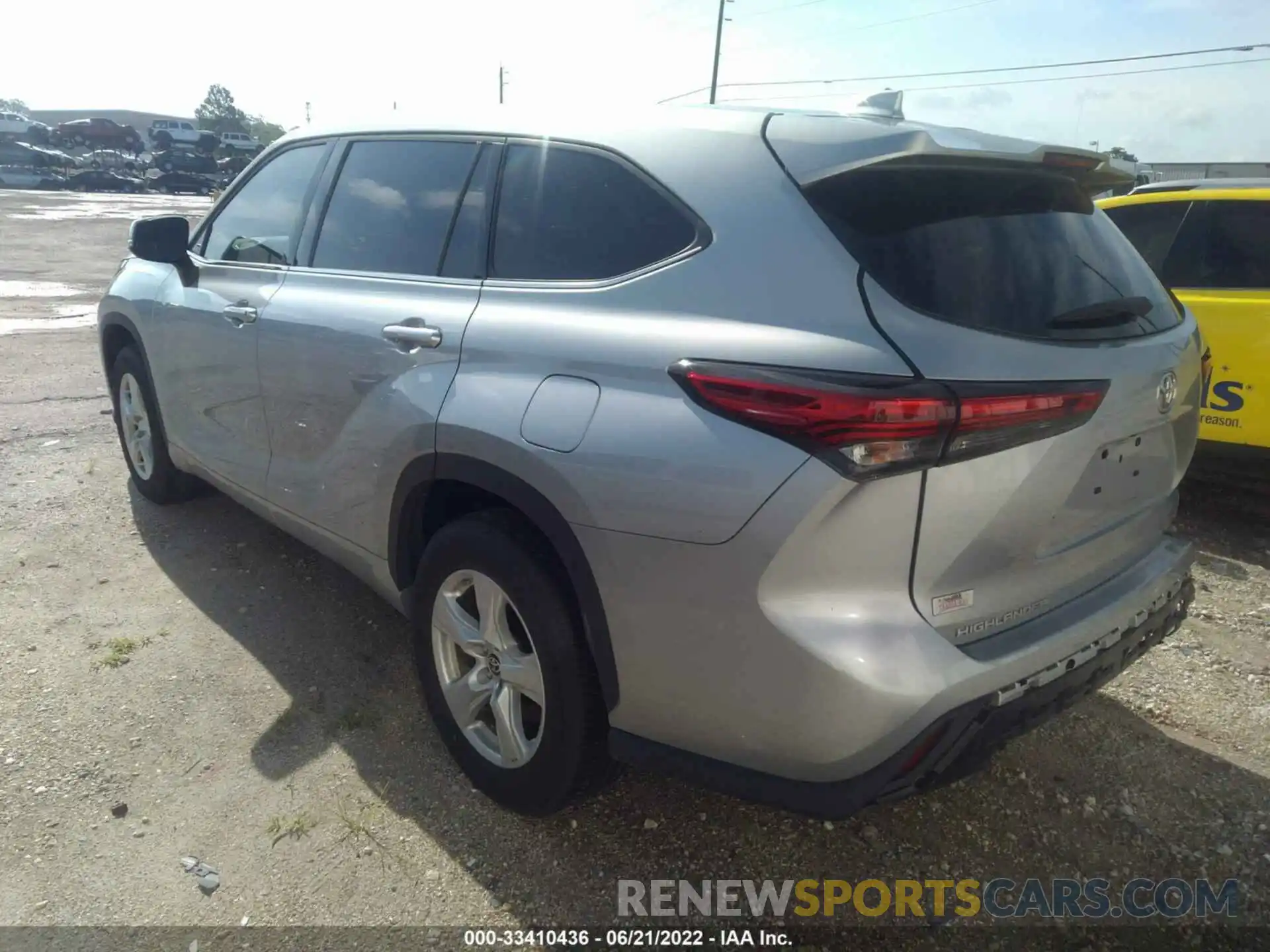 3 Photograph of a damaged car 5TDZZRAH2MS515364 TOYOTA HIGHLANDER 2021