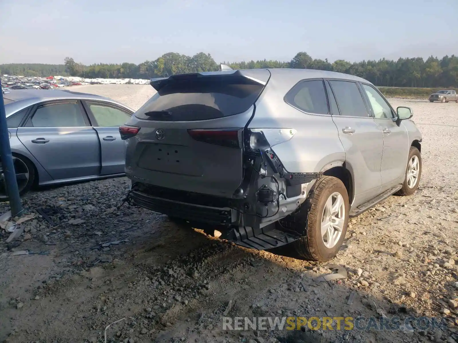 4 Photograph of a damaged car 5TDZZRAH3MS051565 TOYOTA HIGHLANDER 2021