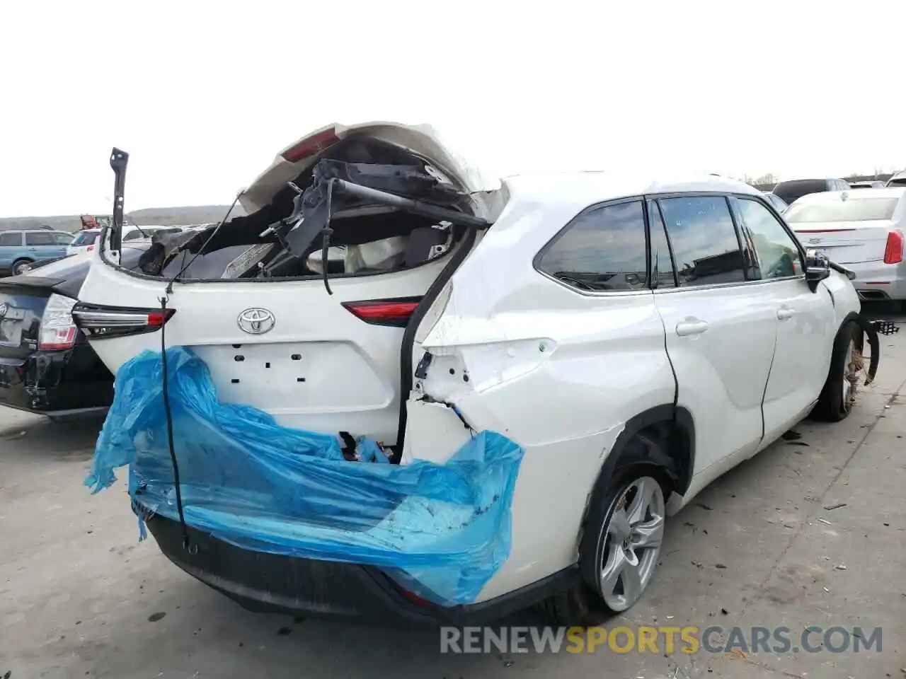 4 Photograph of a damaged car 5TDZZRAH3MS065711 TOYOTA HIGHLANDER 2021