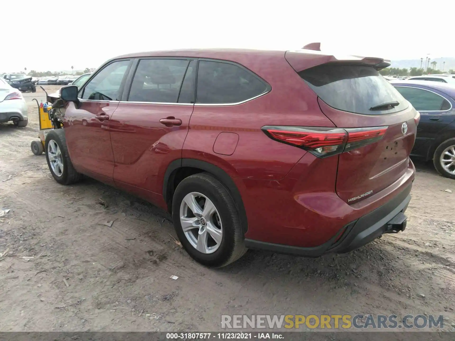 3 Photograph of a damaged car 5TDZZRAH4MS035567 TOYOTA HIGHLANDER 2021