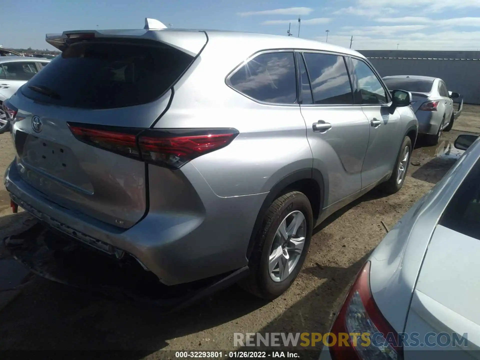 4 Photograph of a damaged car 5TDZZRAH4MS066172 TOYOTA HIGHLANDER 2021