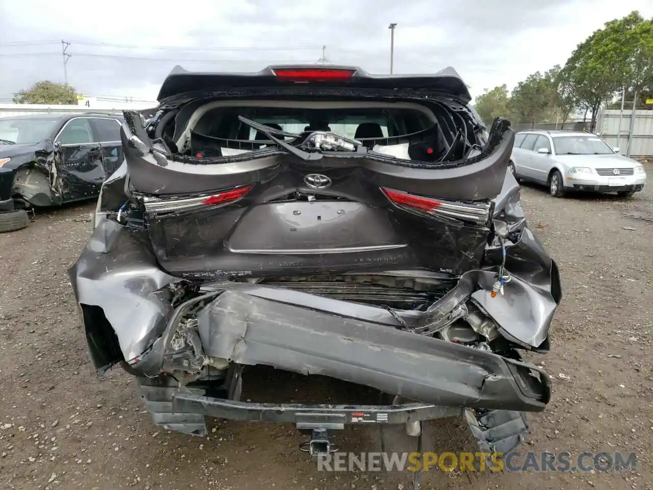 9 Photograph of a damaged car 5TDZZRAH4MS527516 TOYOTA HIGHLANDER 2021