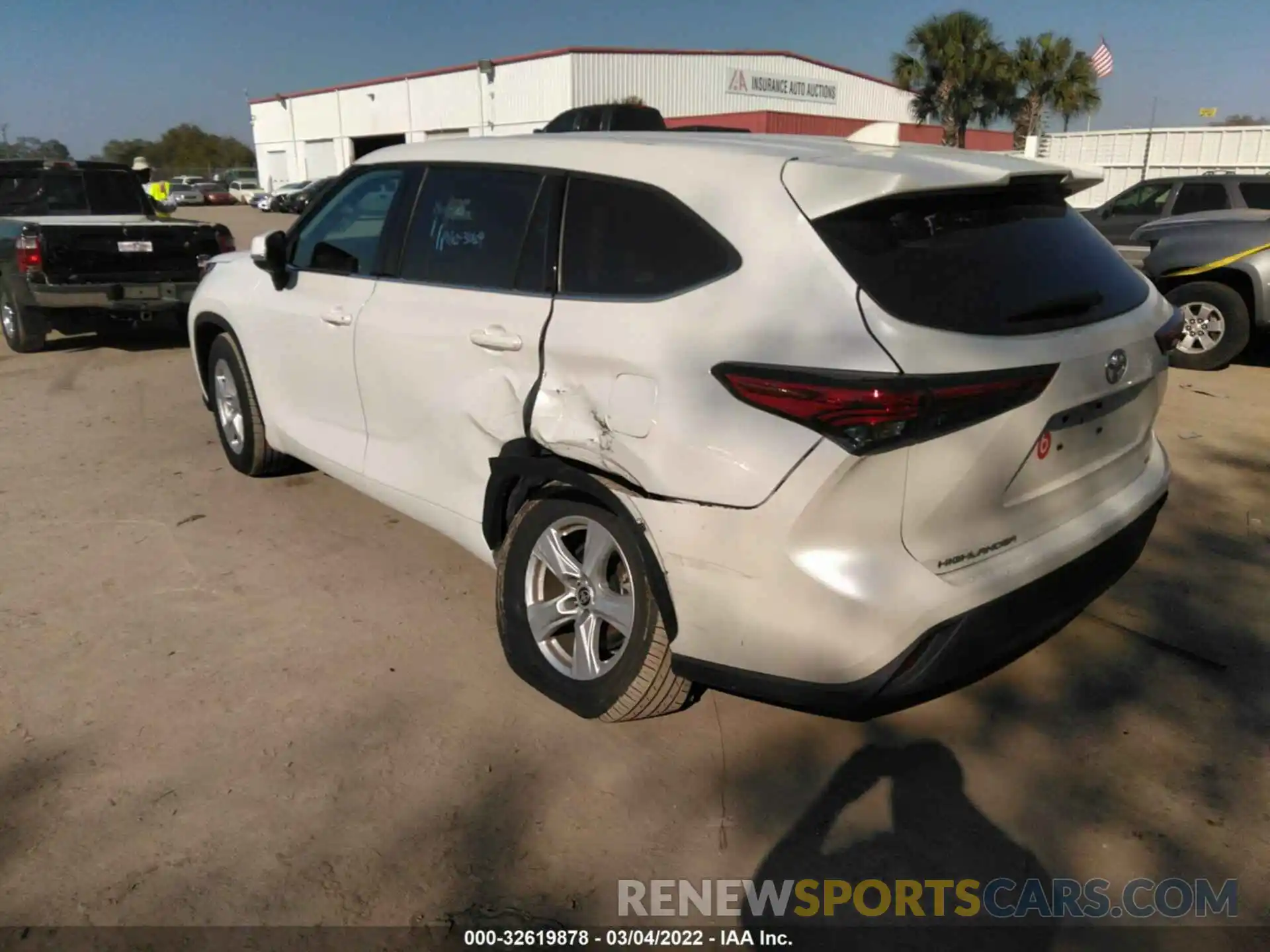 3 Photograph of a damaged car 5TDZZRAH4MS529833 TOYOTA HIGHLANDER 2021