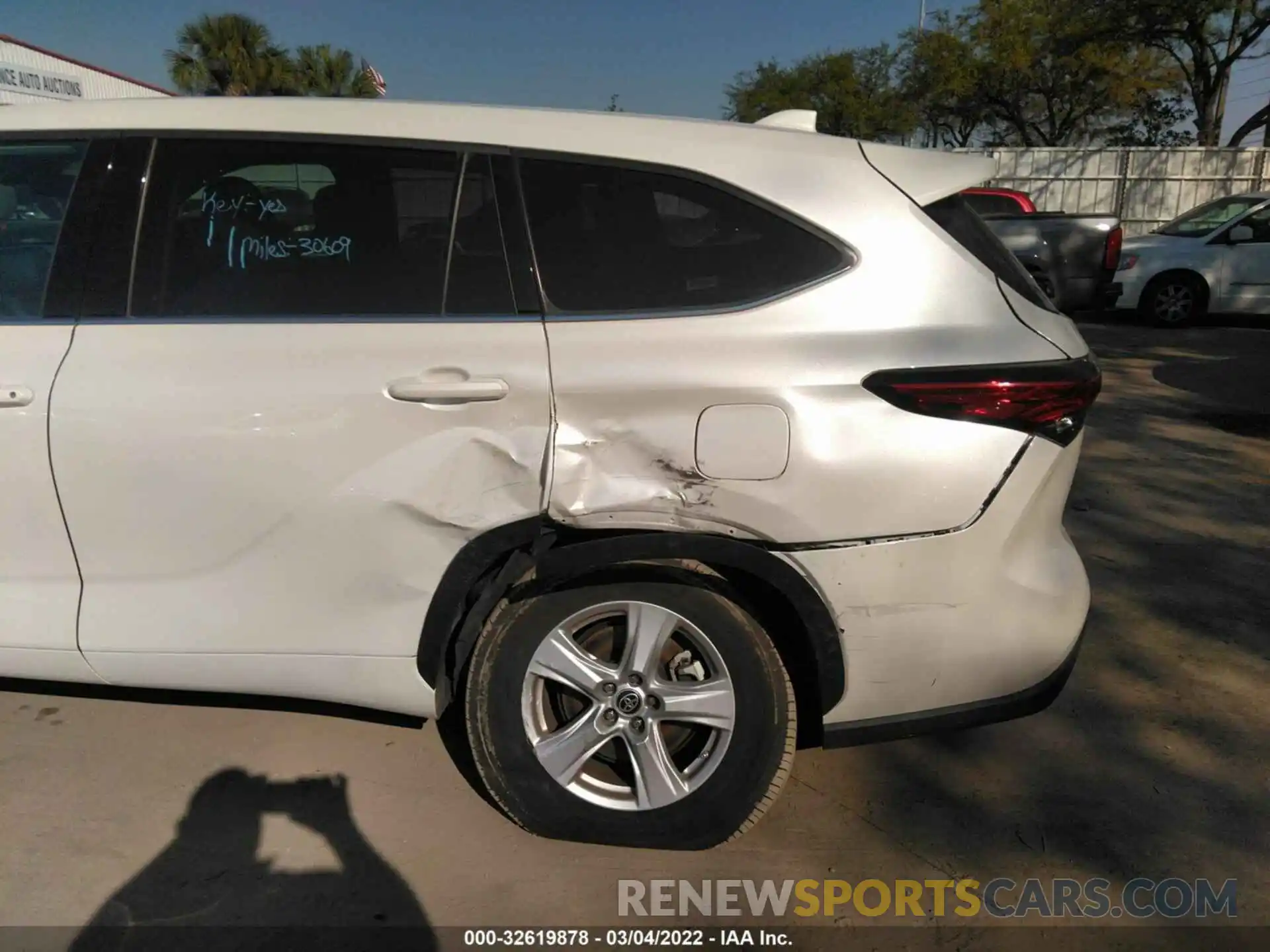 6 Photograph of a damaged car 5TDZZRAH4MS529833 TOYOTA HIGHLANDER 2021