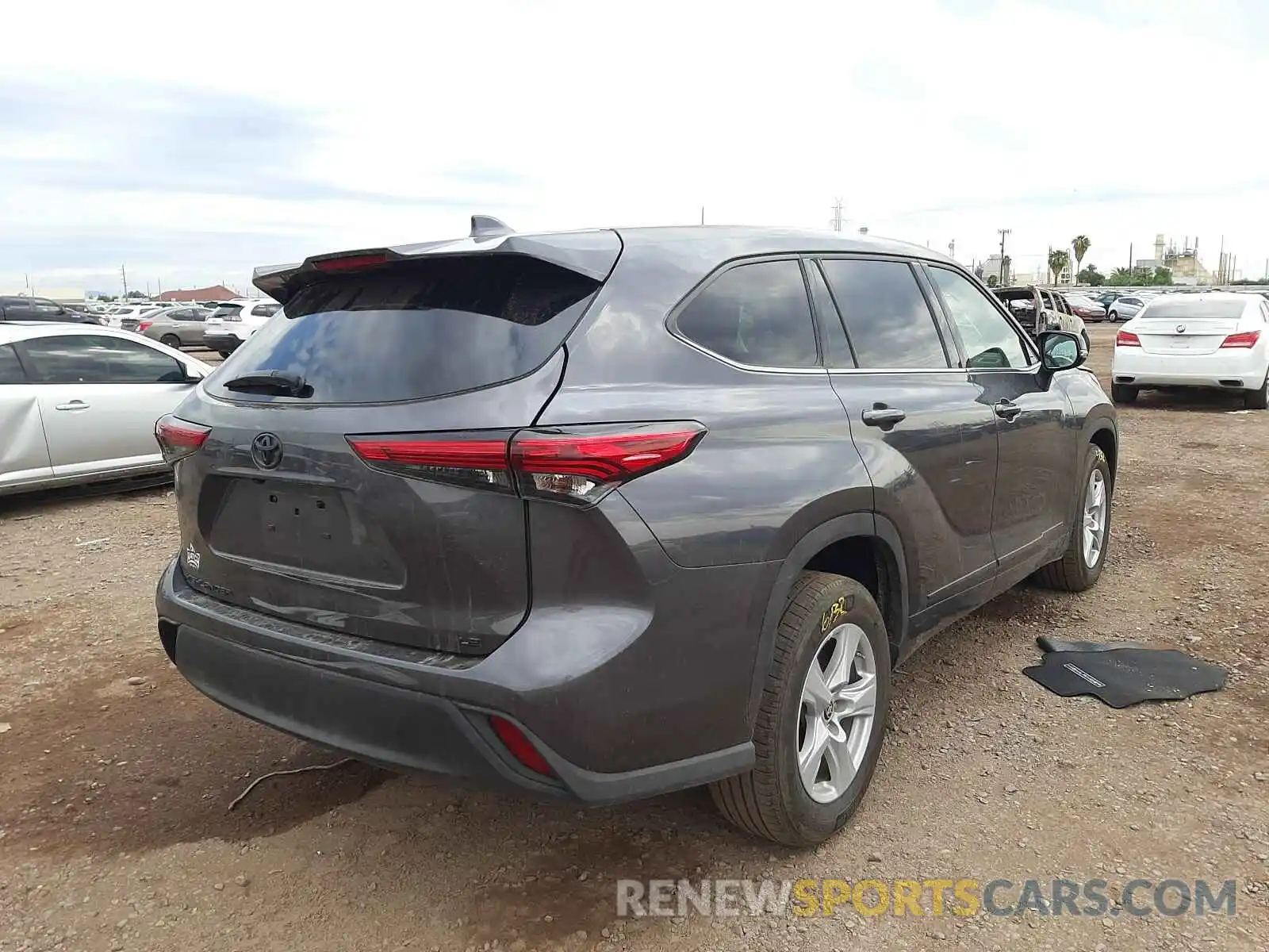 4 Photograph of a damaged car 5TDZZRAH5MS041054 TOYOTA HIGHLANDER 2021