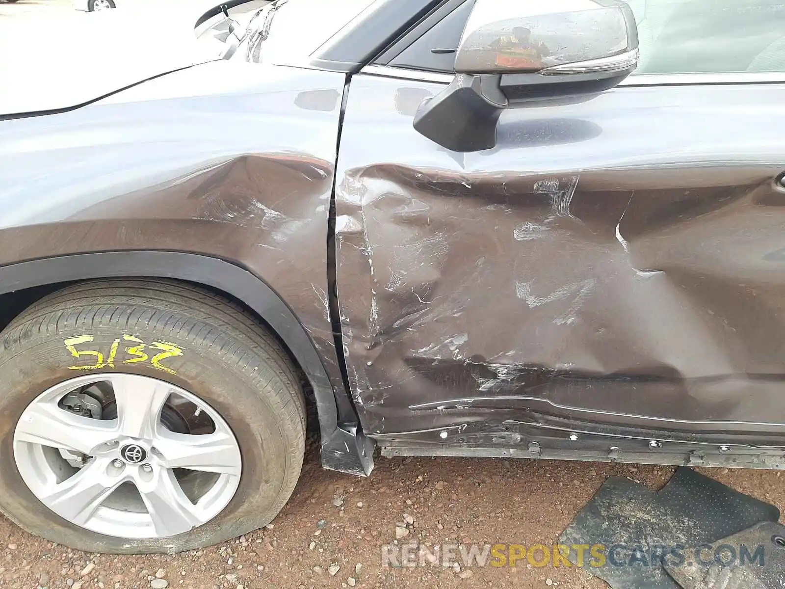 9 Photograph of a damaged car 5TDZZRAH5MS041054 TOYOTA HIGHLANDER 2021