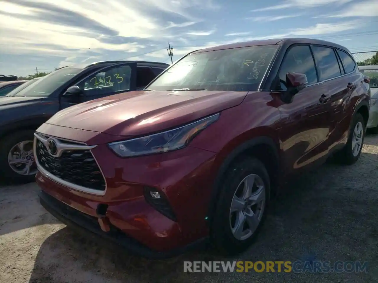 2 Photograph of a damaged car 5TDZZRAH5MS044701 TOYOTA HIGHLANDER 2021