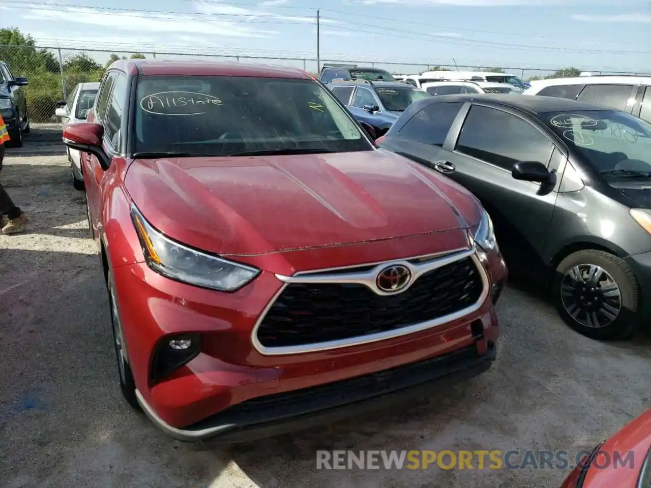 9 Photograph of a damaged car 5TDZZRAH5MS044701 TOYOTA HIGHLANDER 2021