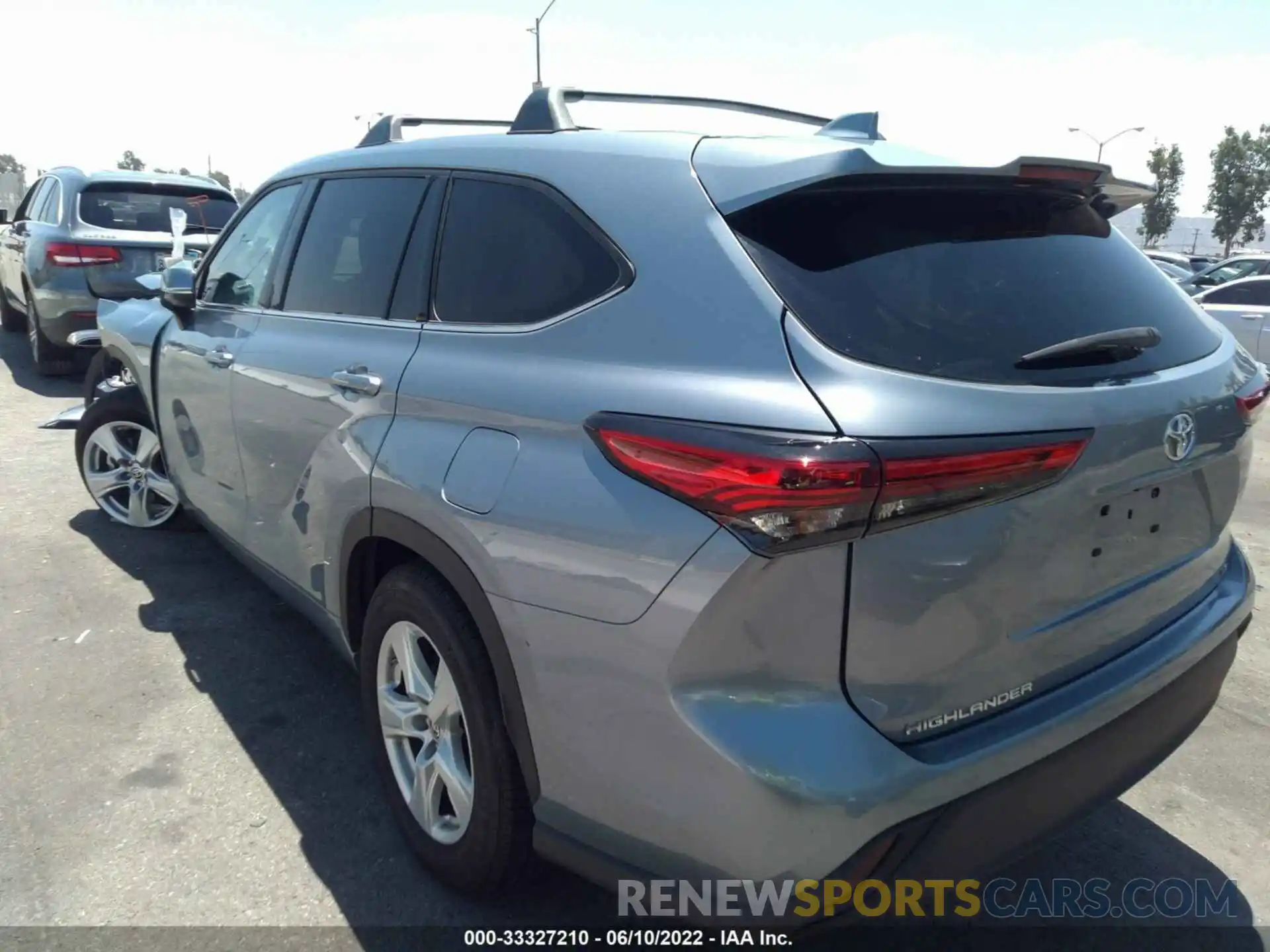 4 Photograph of a damaged car 5TDZZRAH5MS047212 TOYOTA HIGHLANDER 2021