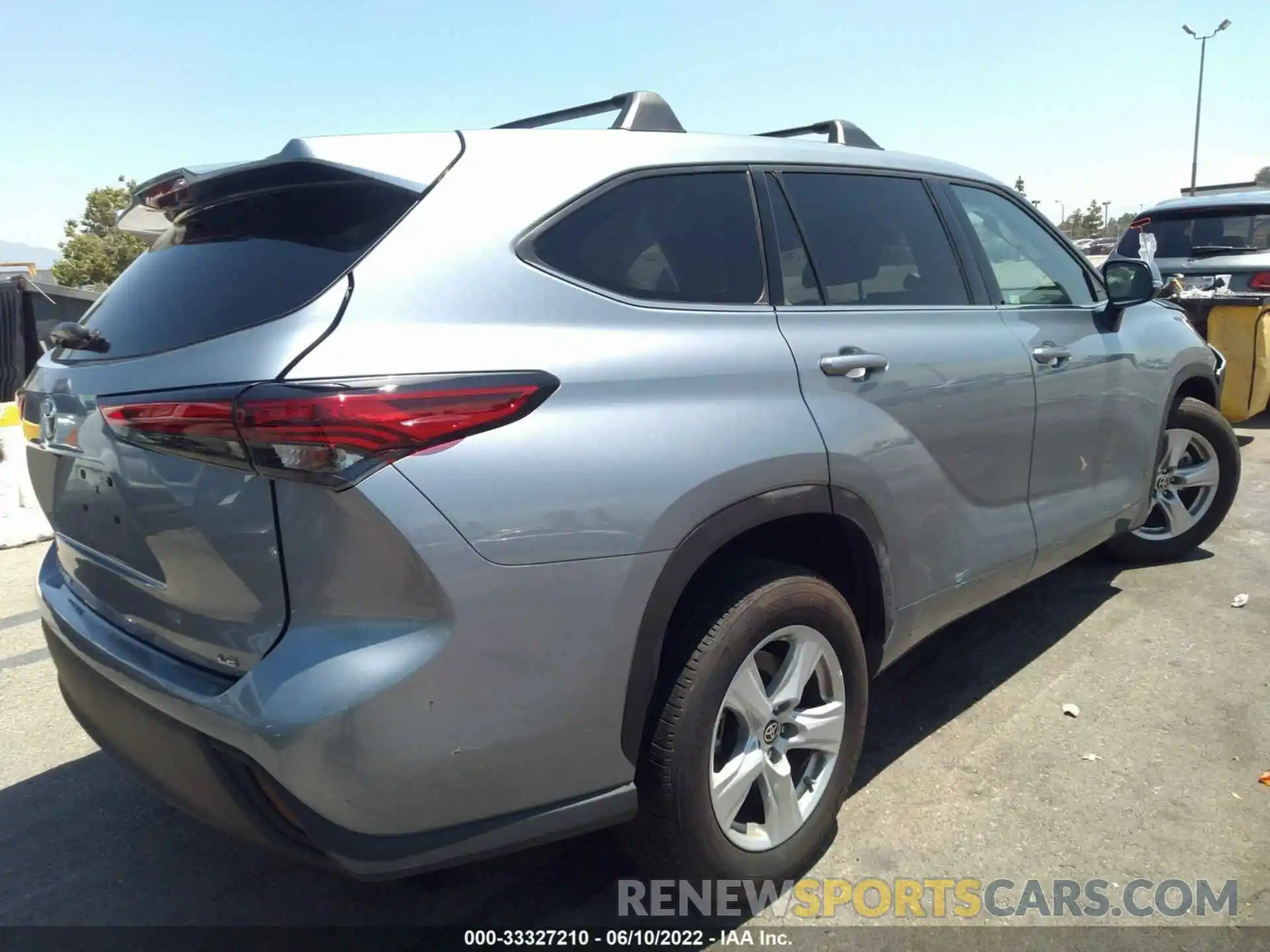 8 Photograph of a damaged car 5TDZZRAH5MS047212 TOYOTA HIGHLANDER 2021