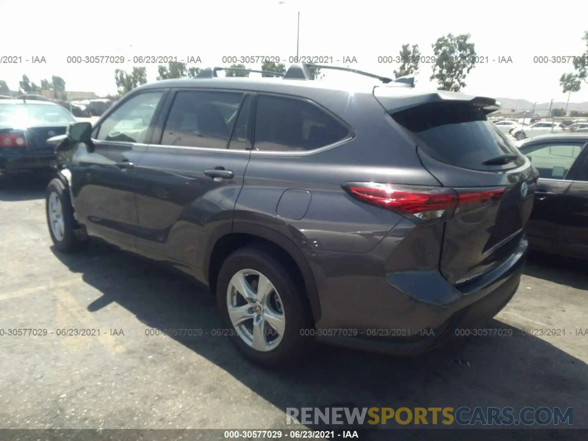 3 Photograph of a damaged car 5TDZZRAH5MS521949 TOYOTA HIGHLANDER 2021