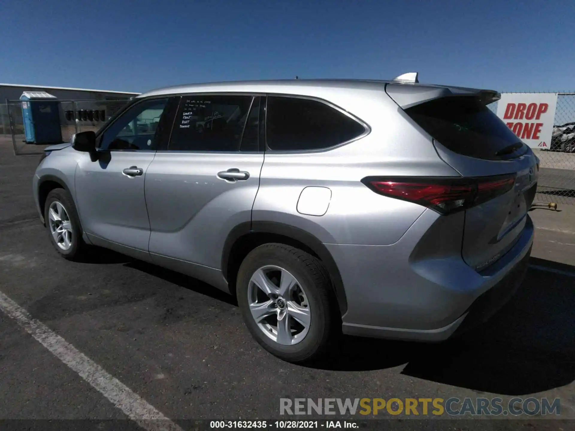 3 Photograph of a damaged car 5TDZZRAH5MS528643 TOYOTA HIGHLANDER 2021