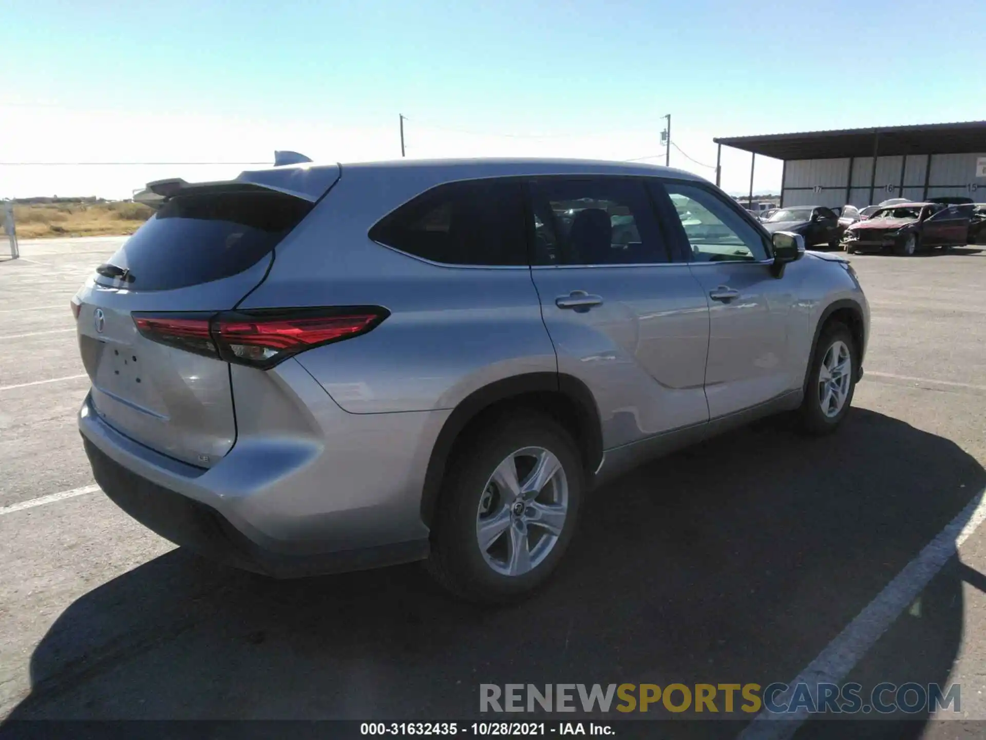 4 Photograph of a damaged car 5TDZZRAH5MS528643 TOYOTA HIGHLANDER 2021