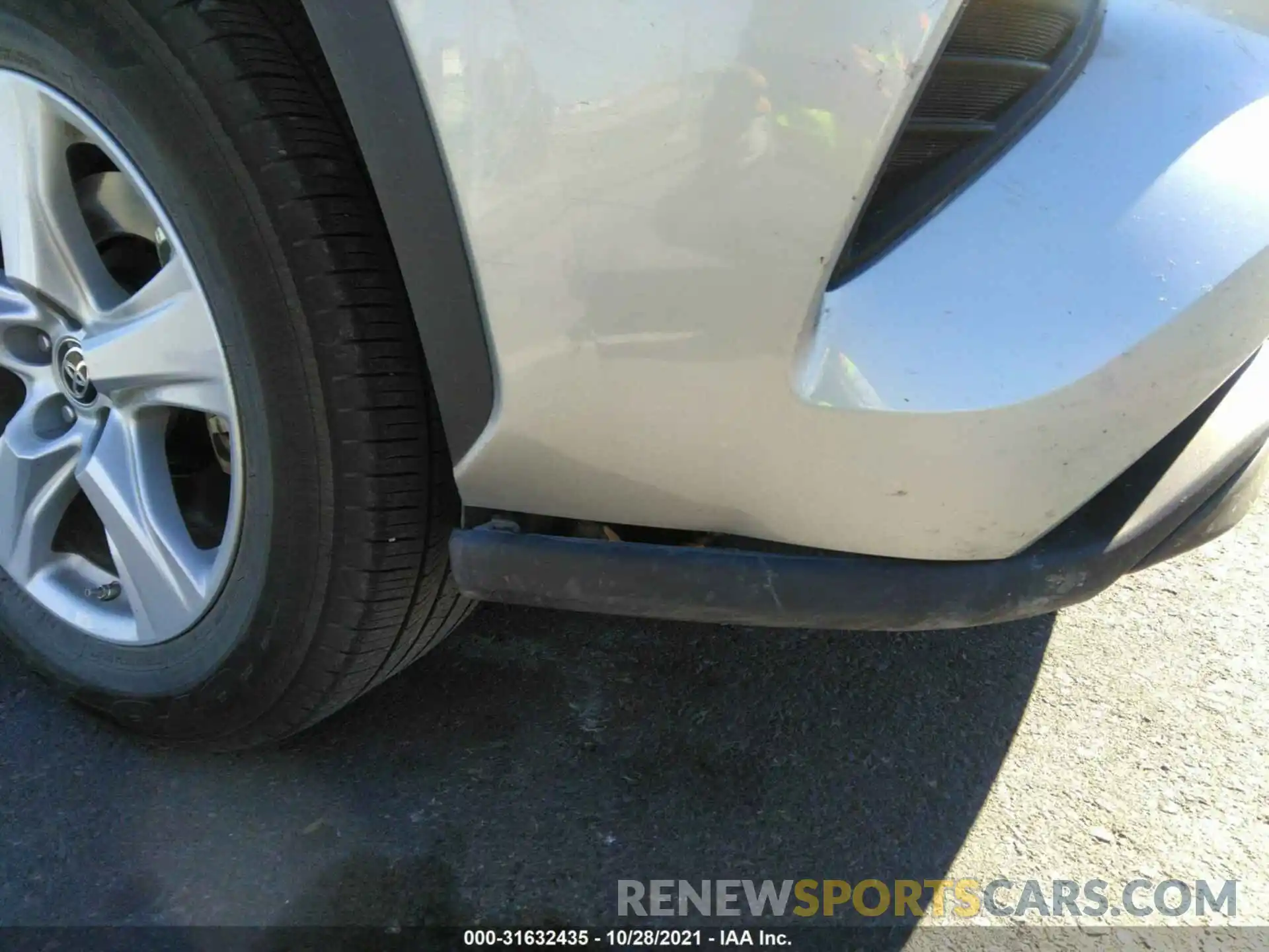 6 Photograph of a damaged car 5TDZZRAH5MS528643 TOYOTA HIGHLANDER 2021