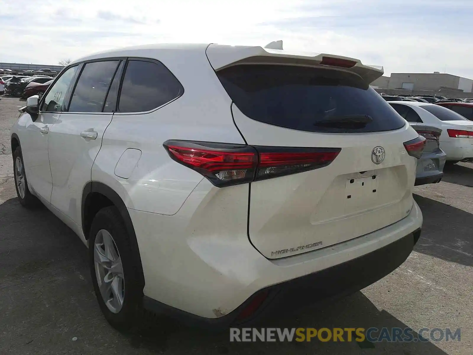 3 Photograph of a damaged car 5TDZZRAH6MS043301 TOYOTA HIGHLANDER 2021