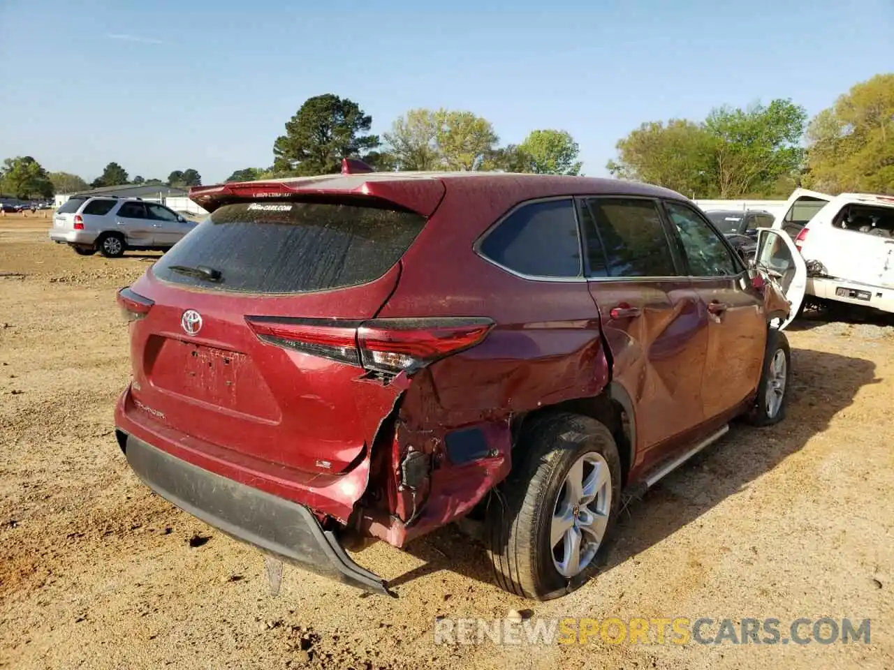 4 Photograph of a damaged car 5TDZZRAH6MS062995 TOYOTA HIGHLANDER 2021