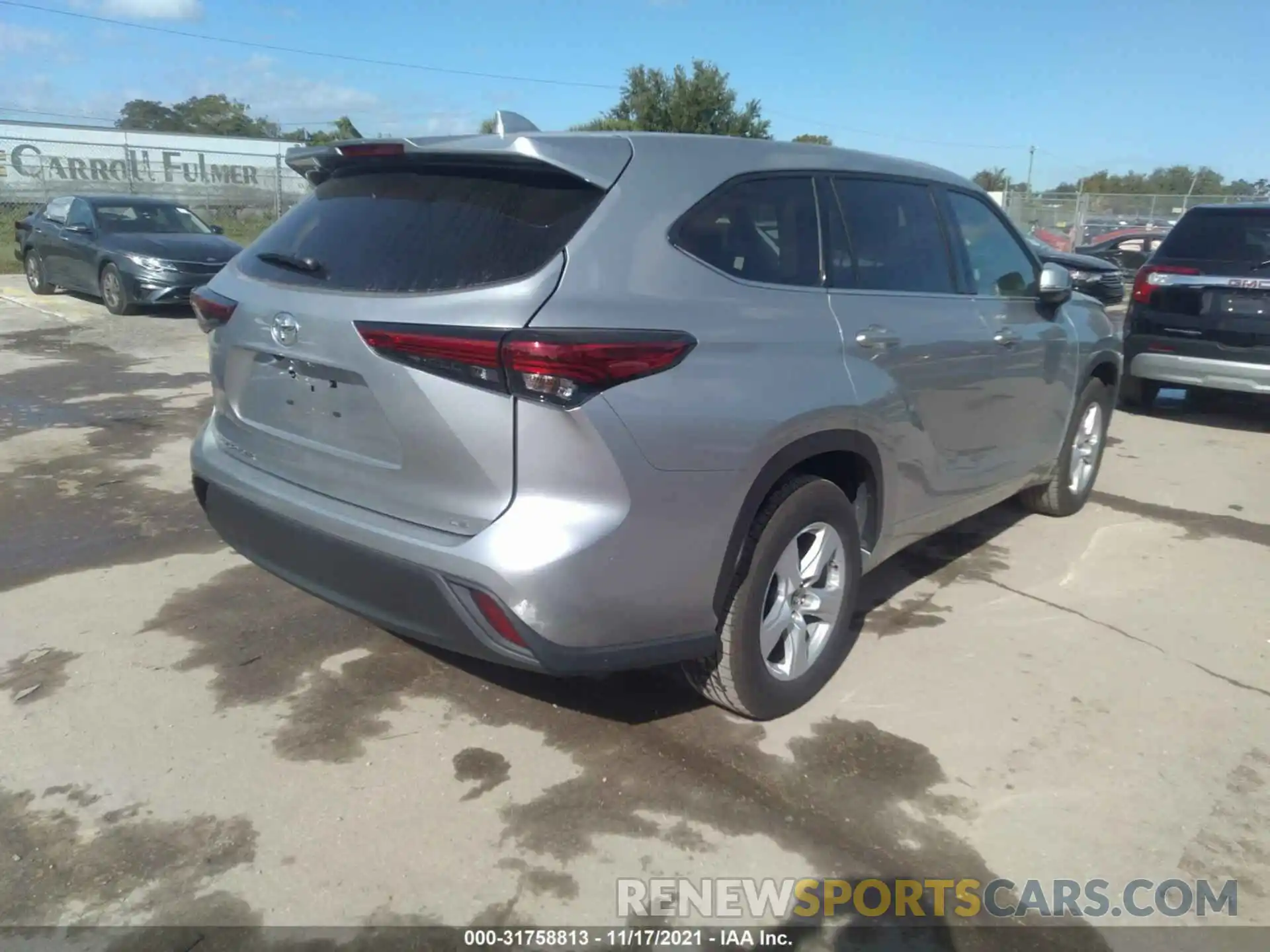 4 Photograph of a damaged car 5TDZZRAH6MS065623 TOYOTA HIGHLANDER 2021