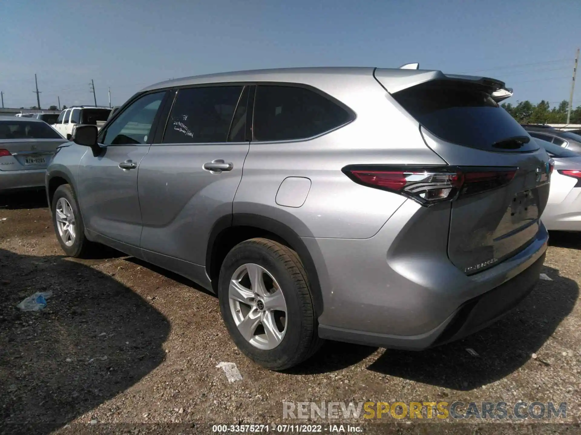 3 Photograph of a damaged car 5TDZZRAH6MS065802 TOYOTA HIGHLANDER 2021