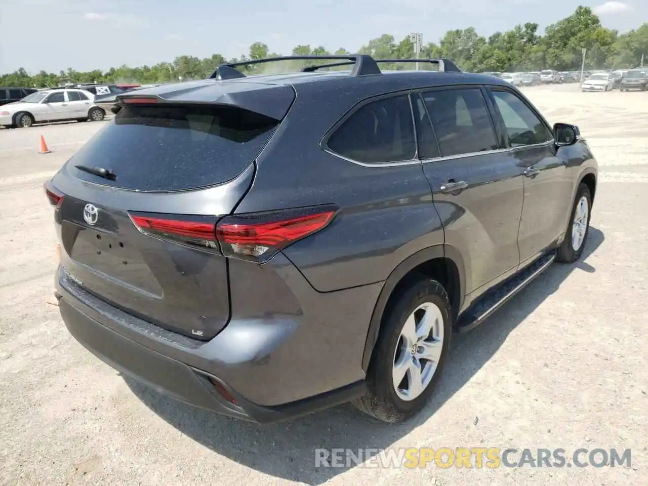 4 Photograph of a damaged car 5TDZZRAH6MS078968 TOYOTA HIGHLANDER 2021