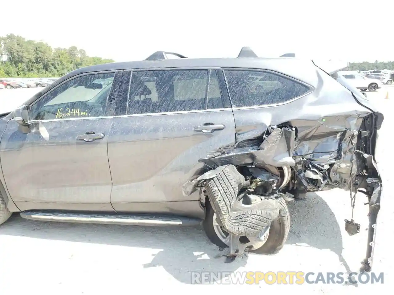 9 Photograph of a damaged car 5TDZZRAH6MS078968 TOYOTA HIGHLANDER 2021