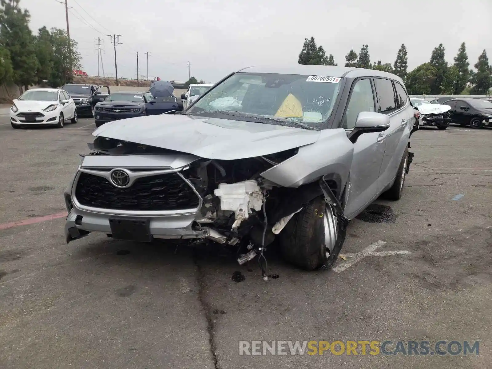 9 Photograph of a damaged car 5TDZZRAH6MS515447 TOYOTA HIGHLANDER 2021