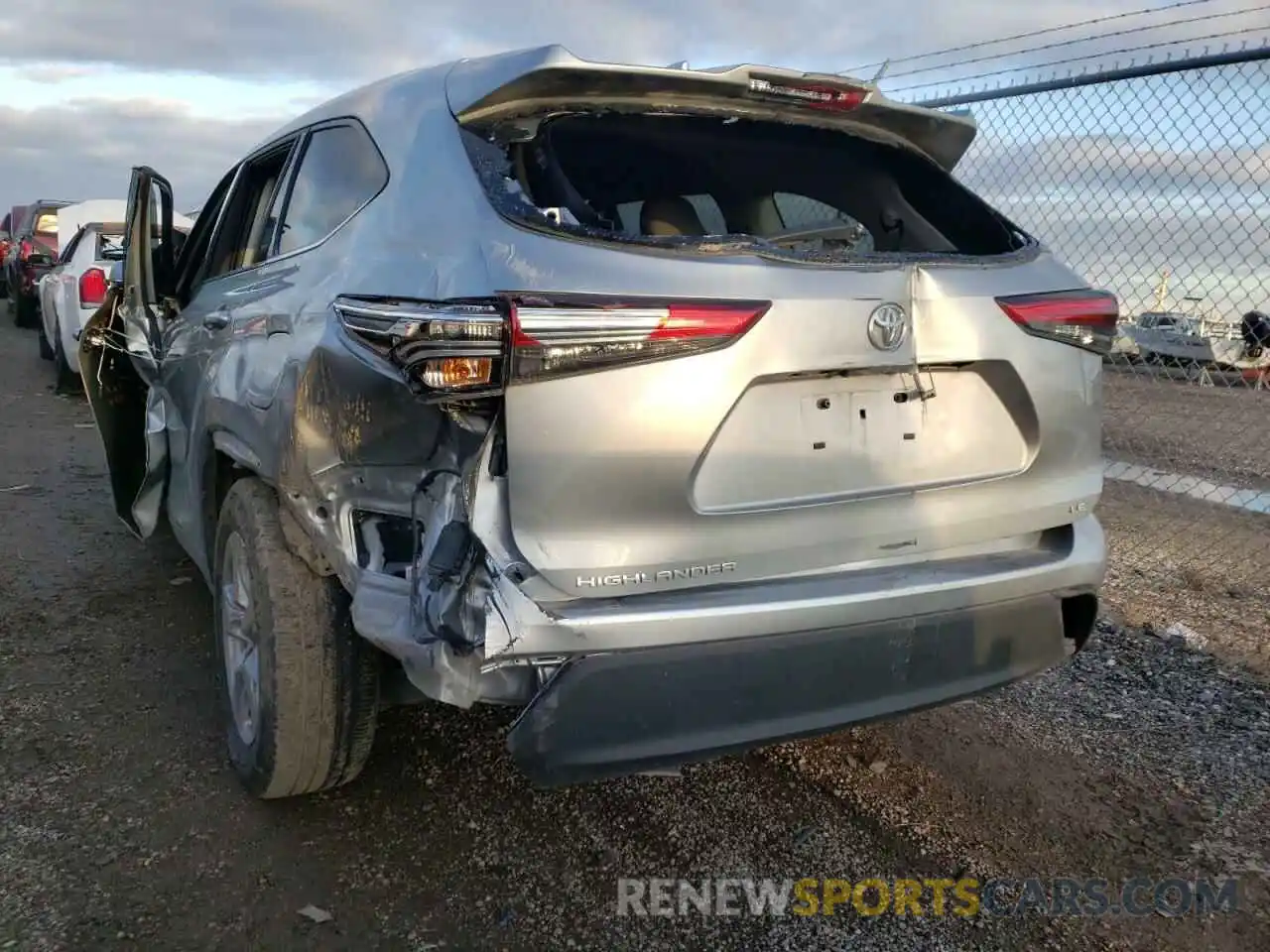 3 Photograph of a damaged car 5TDZZRAH7MS051276 TOYOTA HIGHLANDER 2021