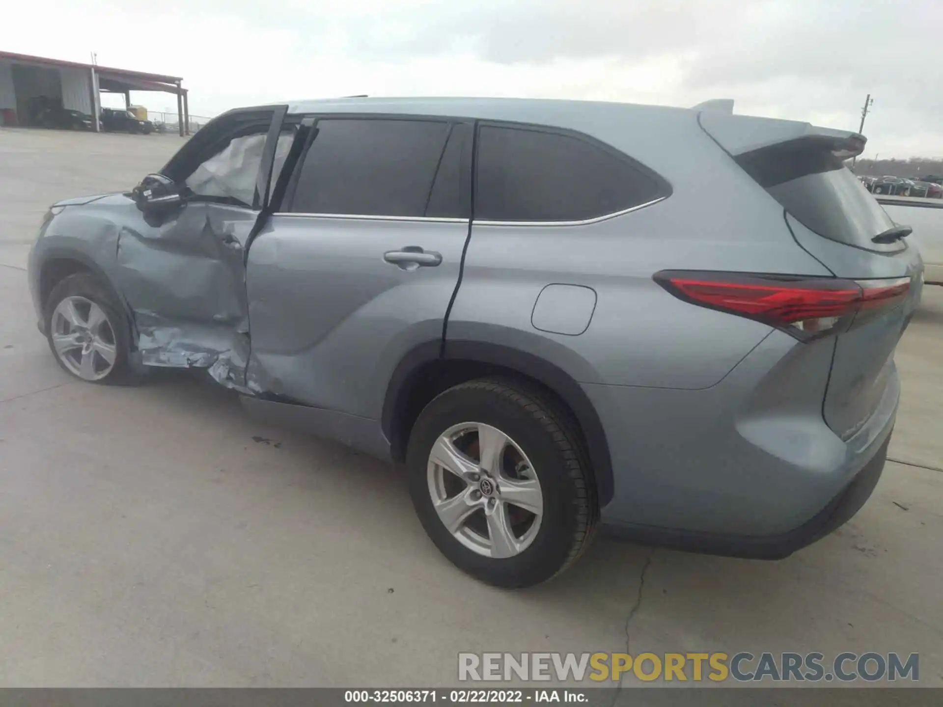 3 Photograph of a damaged car 5TDZZRAH8MS078941 TOYOTA HIGHLANDER 2021