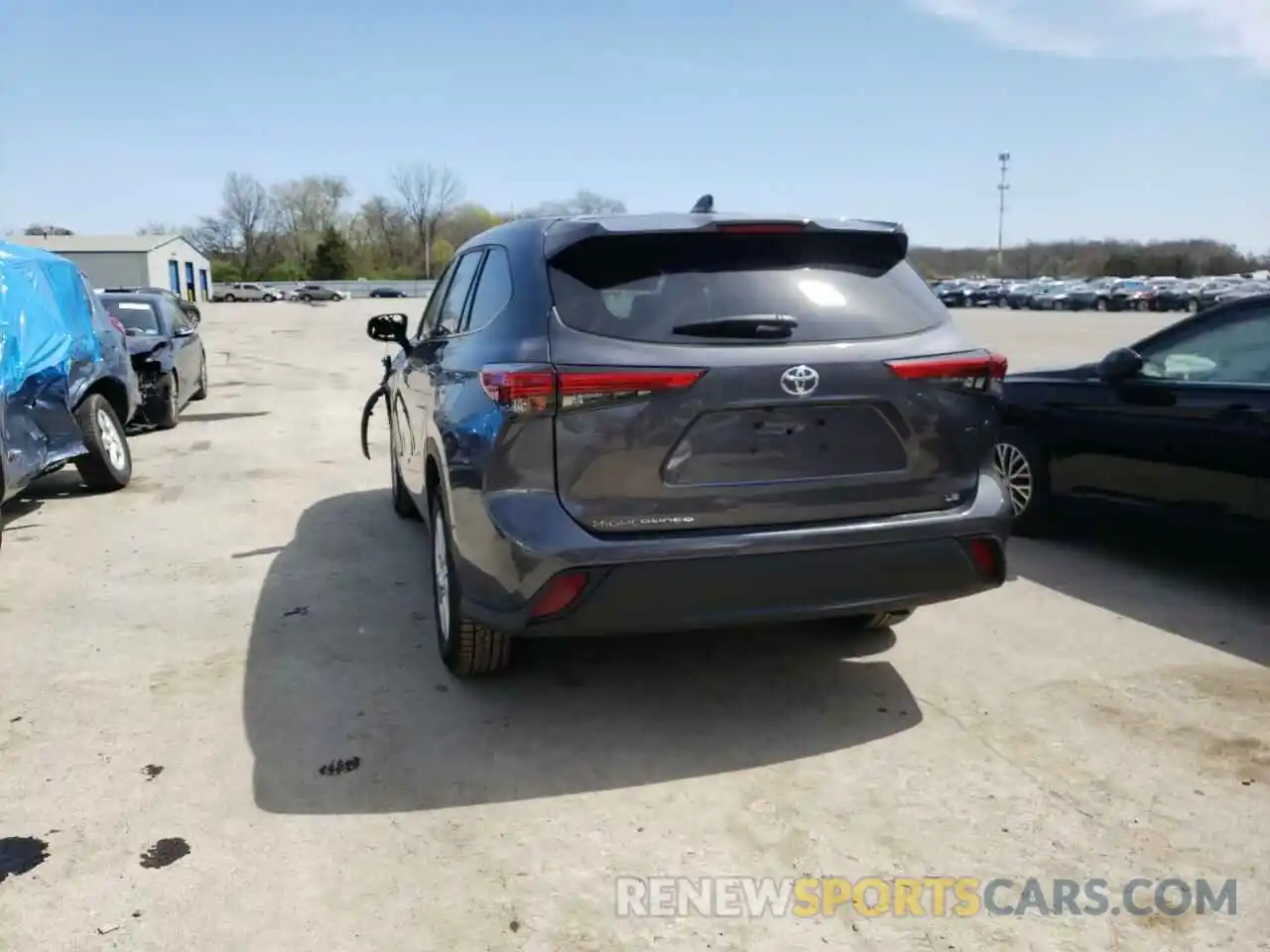 3 Photograph of a damaged car 5TDZZRAH8MS517412 TOYOTA HIGHLANDER 2021