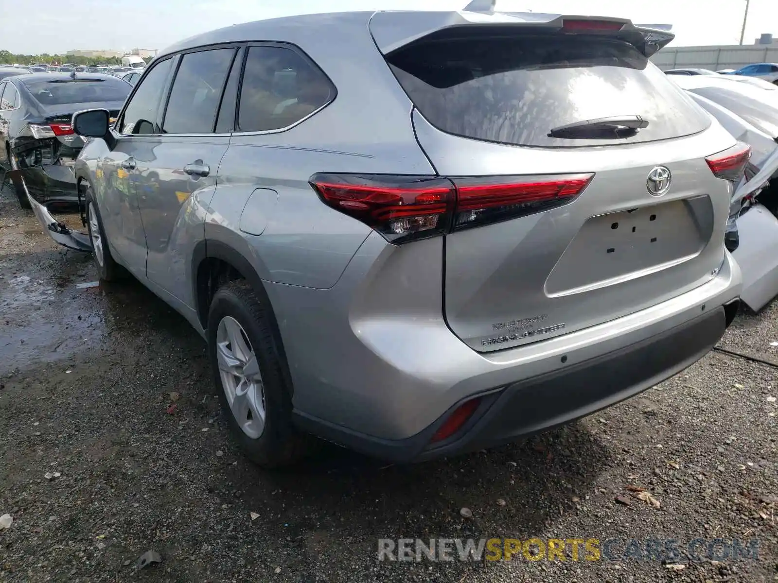 3 Photograph of a damaged car 5TDZZRAH9MS034608 TOYOTA HIGHLANDER 2021