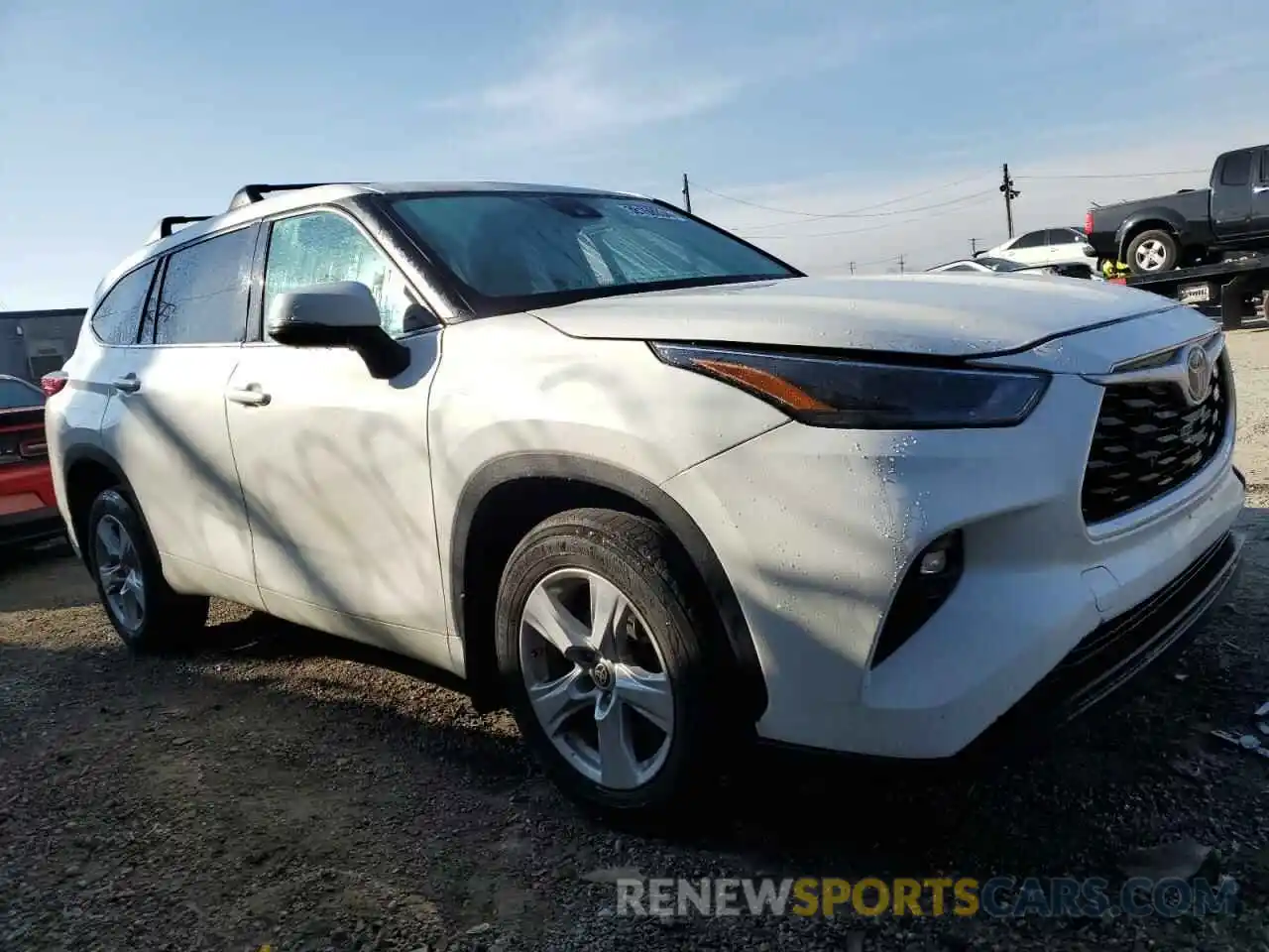 4 Photograph of a damaged car 5TDZZRAH9MS521694 TOYOTA HIGHLANDER 2021