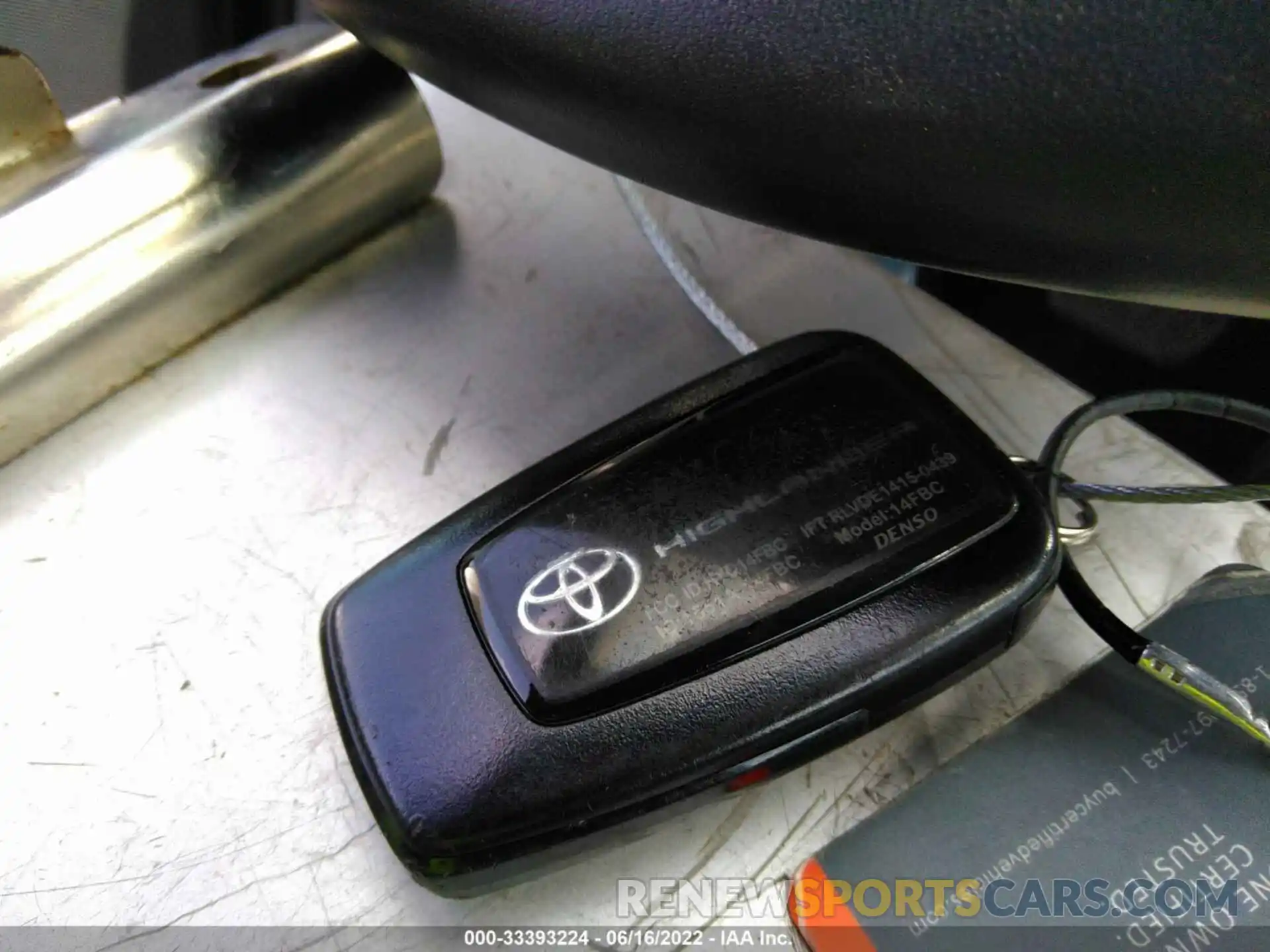 11 Photograph of a damaged car 5TDZZRAHXMS065625 TOYOTA HIGHLANDER 2021