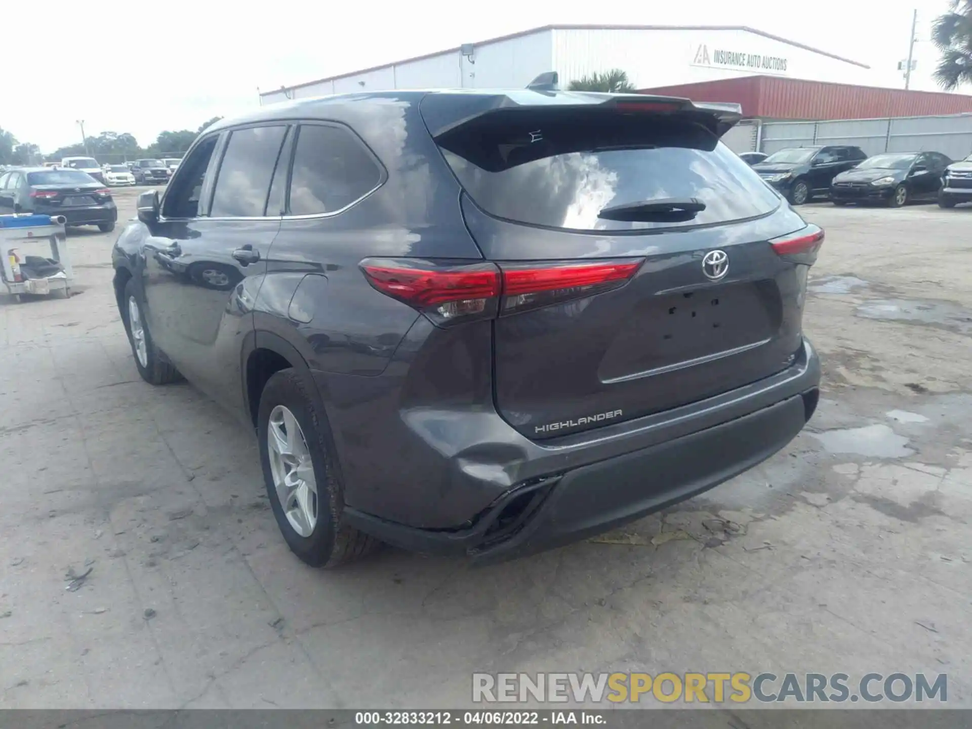 3 Photograph of a damaged car 5TDZZRAHXMS065804 TOYOTA HIGHLANDER 2021