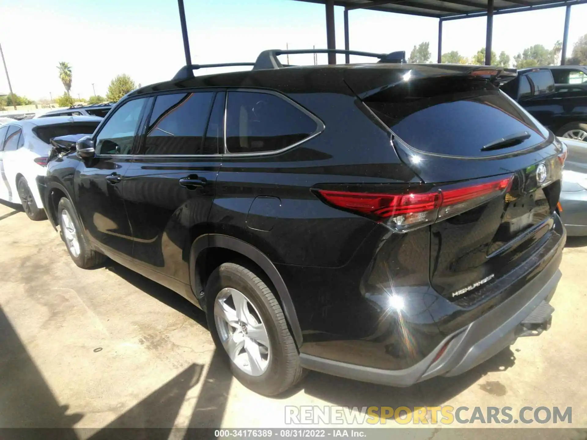 3 Photograph of a damaged car 5TDZZRAHXMS074468 TOYOTA HIGHLANDER 2021