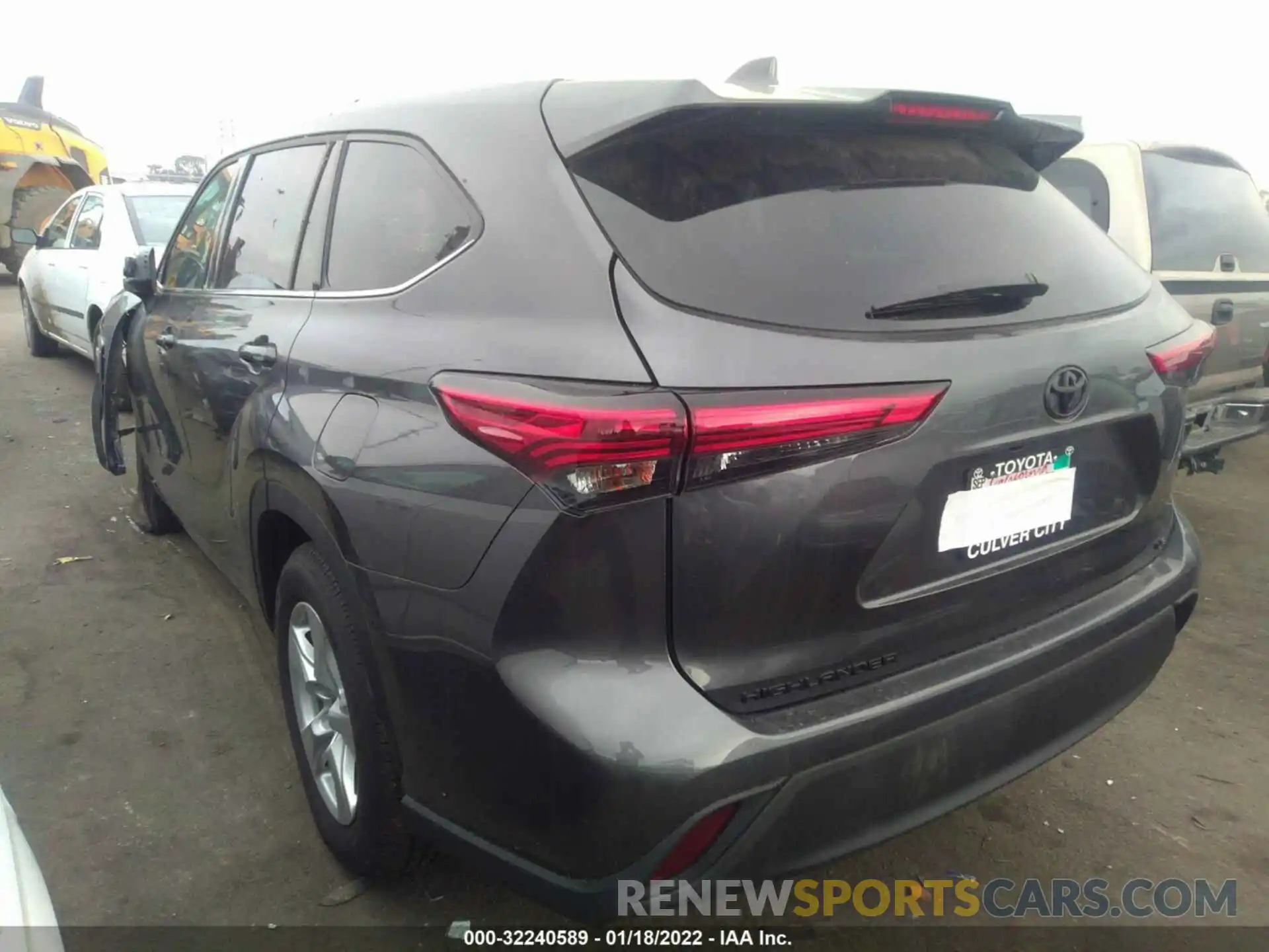 3 Photograph of a damaged car 5TDZZRAHXMS076141 TOYOTA HIGHLANDER 2021