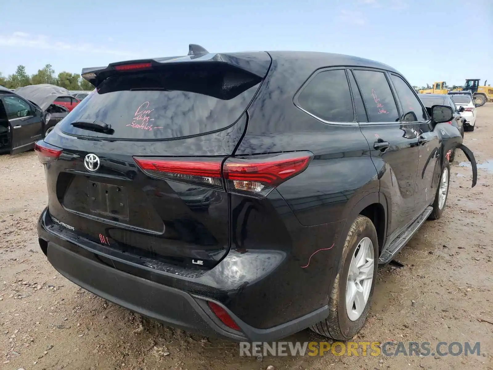 4 Photograph of a damaged car 5TDZZRAHXMS525995 TOYOTA HIGHLANDER 2021